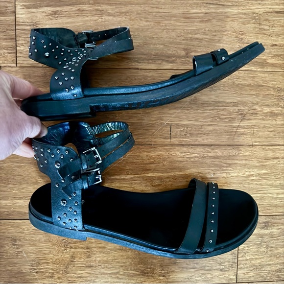 Bleecker & Bond Janine Sandals - Picture 6 of 8